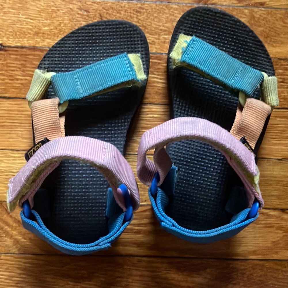 Teva Colorblock Velcro strap sandals toddler size 8
